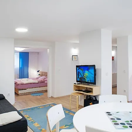 Apartment Fuer 4 Personen Ca 60 Qm In Ljubljana, Krain Oberkrain